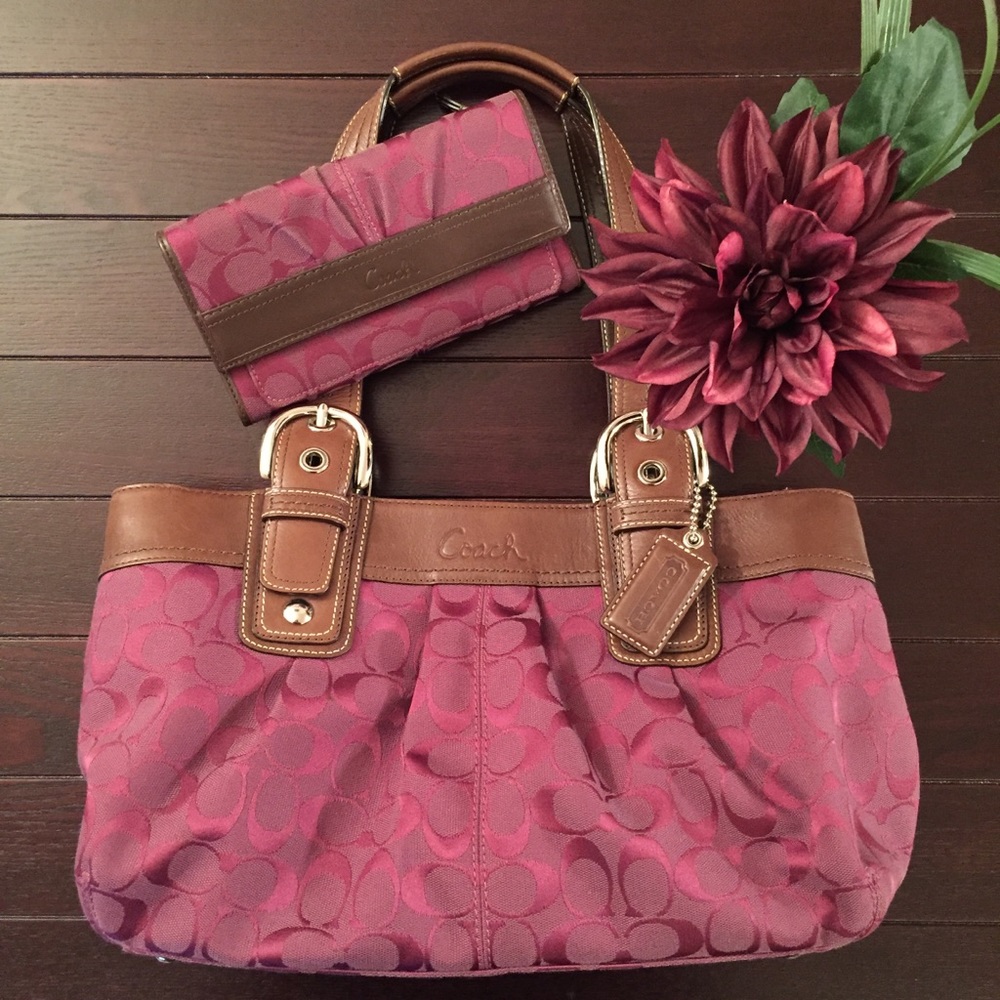 🌺 Coach Signature Soho Jacquard Pleated TOTE ONLY